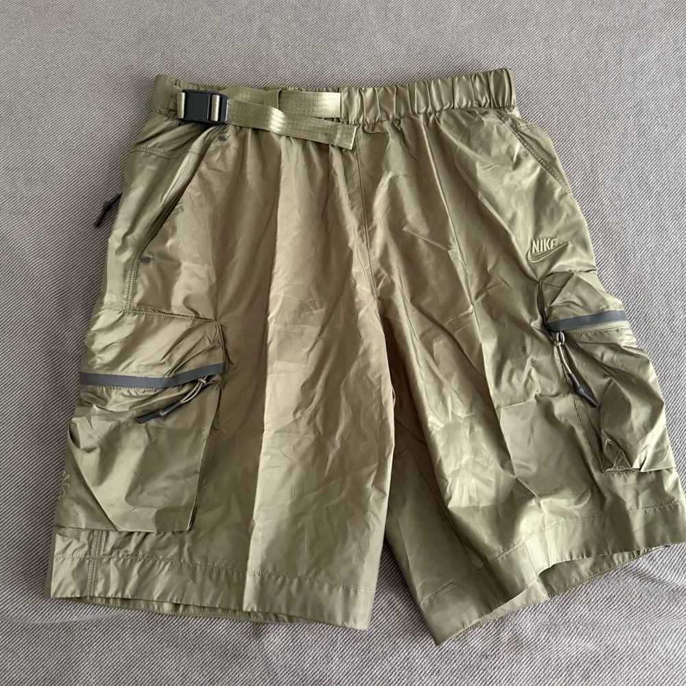 Nike Cargo Shorts Relaxed Fit Elastic Waistband